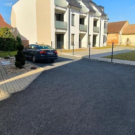 Joos Apartman Sárvár Exteriör bild