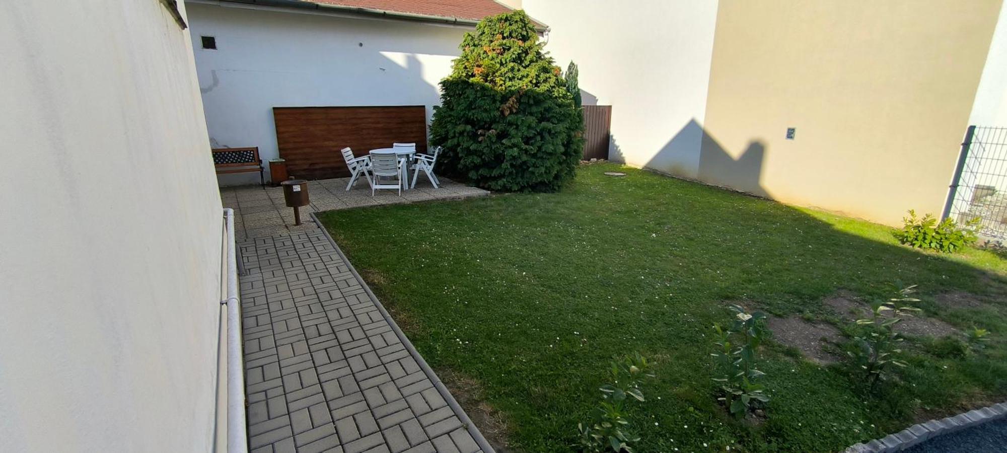 Joos Apartman Sárvár Exteriör bild